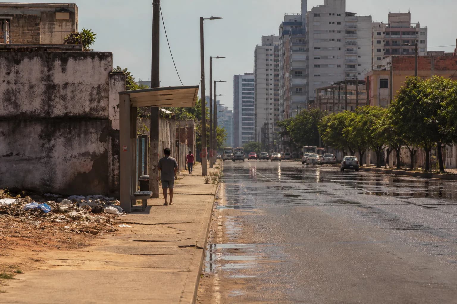 Imagem ilustrativa da reportagem: Estudo estima exposição desigual a extremos de calor por hora